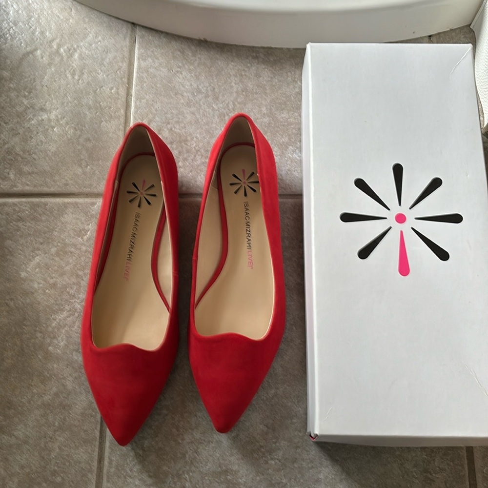 Isaac Mizrahi  live red ballet flats.